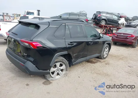 2021 Toyota Rav4 Xle z USA, uszkodzony, nr VIN 2T3W1RFV8MC094033